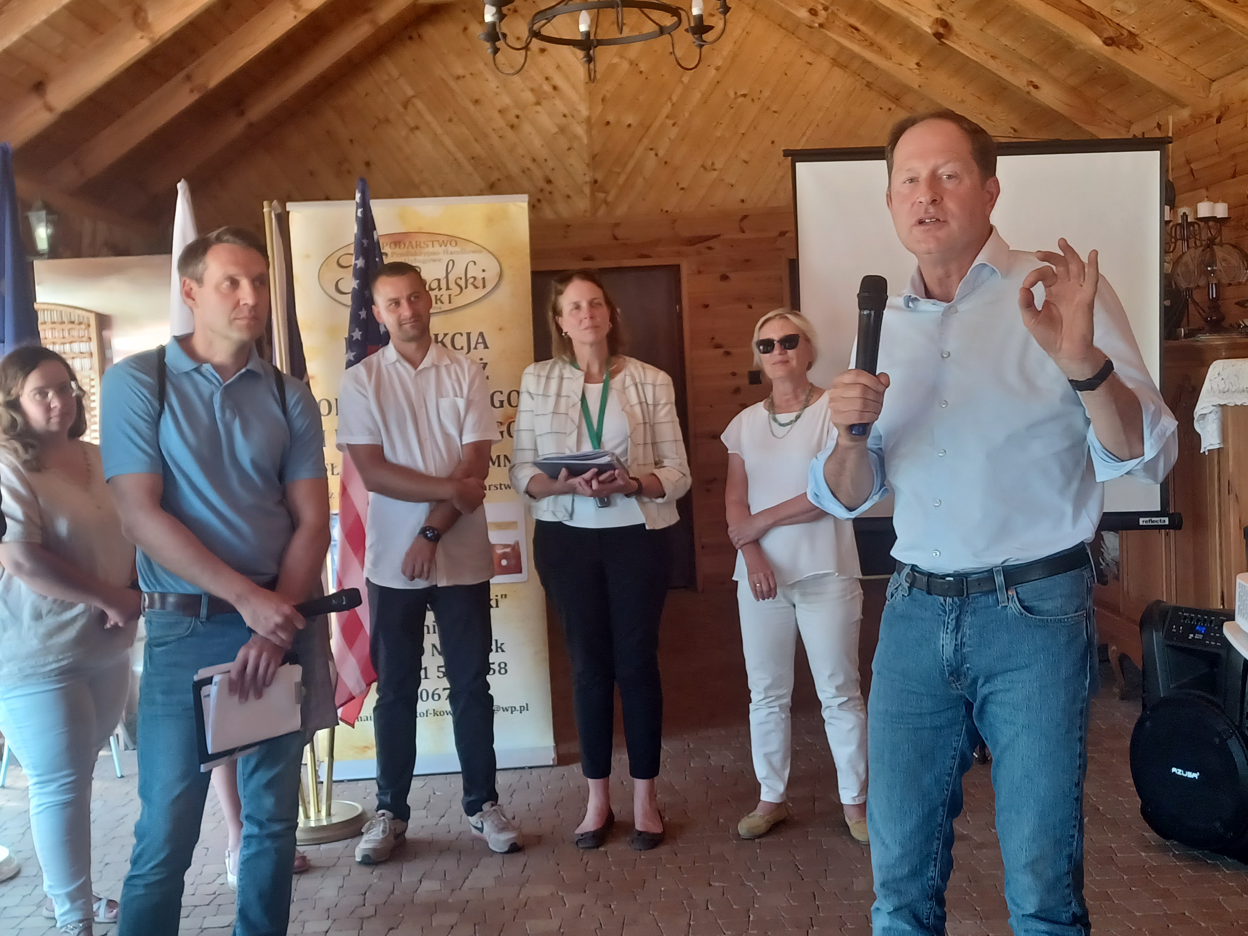 Ambasador USA w Polsce Mark Brzeziński chwali Program Wymiany Młodych Rolników Polska – Teksas organizowany przez PZPRZ